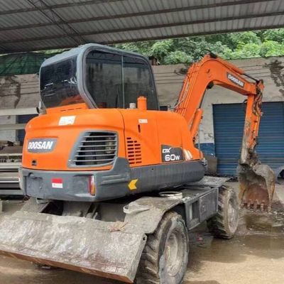 ব্যবহৃত মিনি হুইল এক্সক্যাভেটর ডিগার DOOSAN DH60 সেকেন্ড হ্যান্ড এক্সক্যাভেটর 5550 কেজি