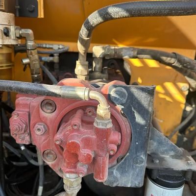 হলুদ হুন্ডাই 305 ব্যবহৃত খননকারী খননকারী 198kw 1900rpm দ্বিতীয় হাত নির্মাণ মেশিন